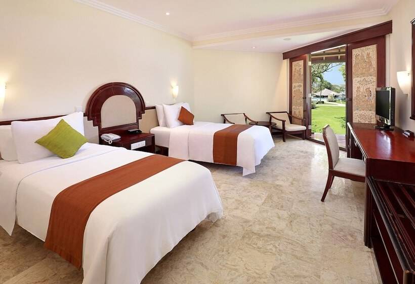 풀장 전망 디럭스 룸, Discovery Kartika Plaza