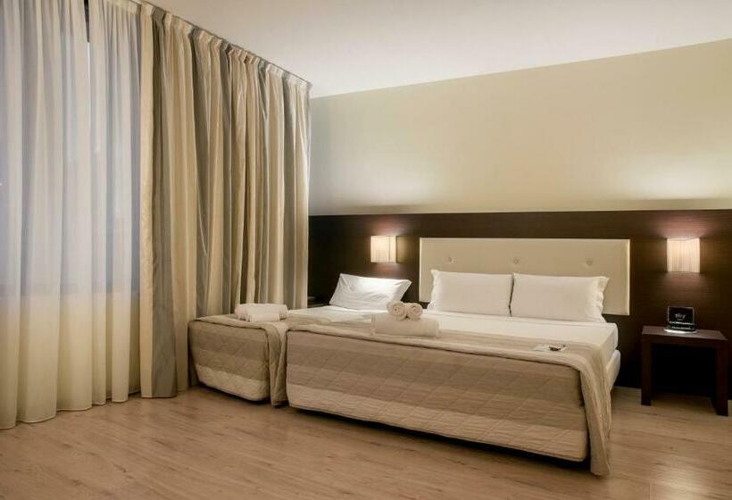 اتاق استاندارد سه نفره, Executive