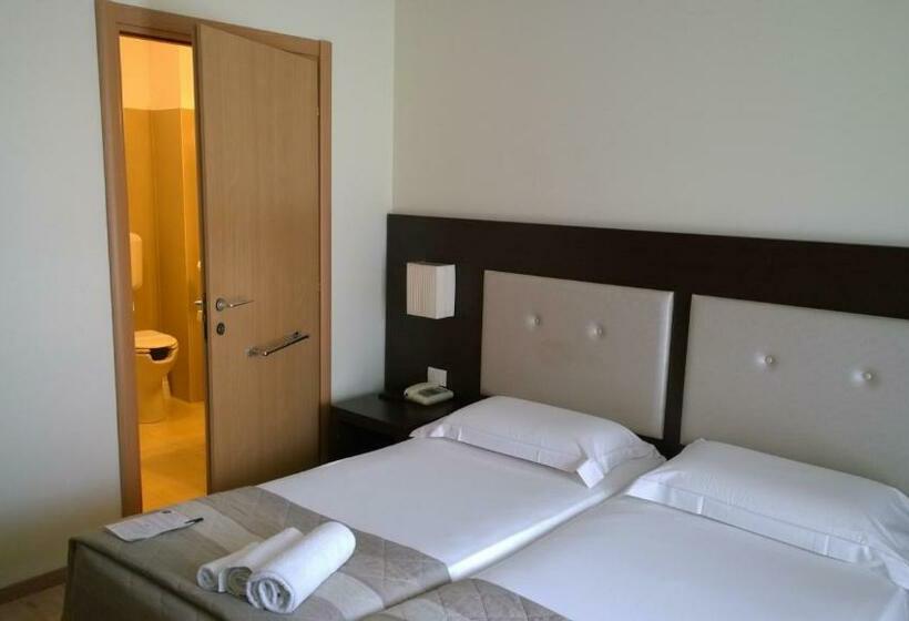 חדר סטנדרט מותאם לאדם עם מוגבלויות, Executive