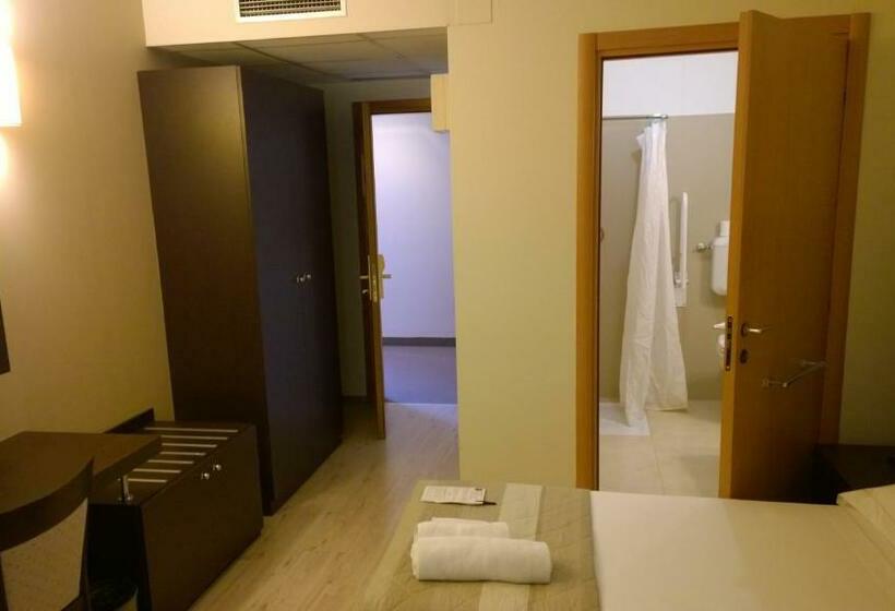 חדר סטנדרט מותאם לאדם עם מוגבלויות, Executive