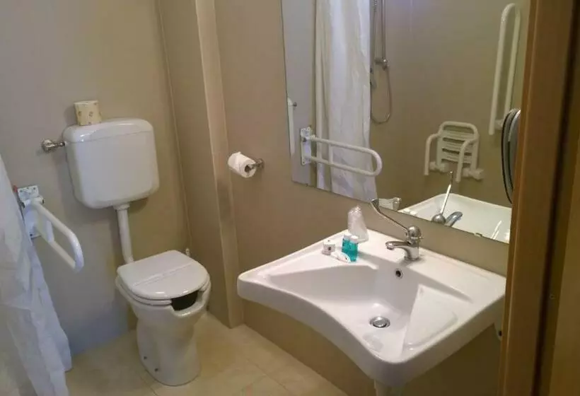 Chambre Standard Adaptée aux Personnes à Mobilité Réduite, Executive