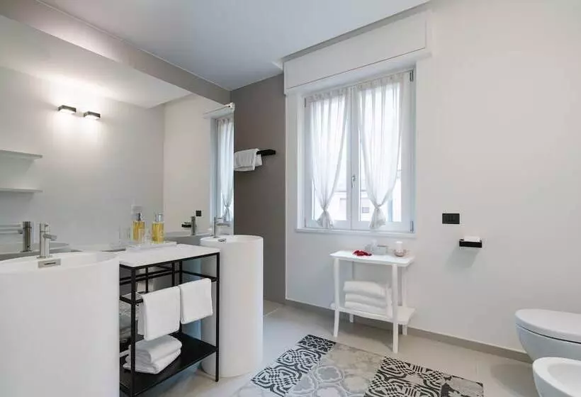 2 Bedroom Deluxe Suite