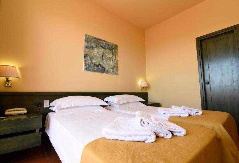 经济四人房间, Grand Hotel President