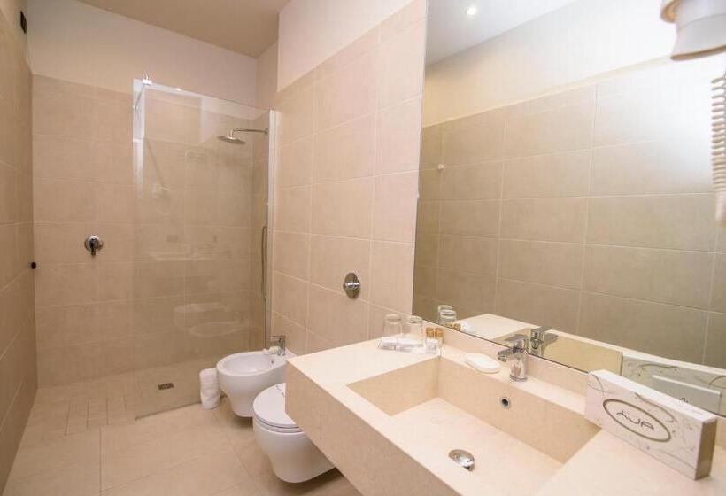 豪华房间, Grand Hotel President