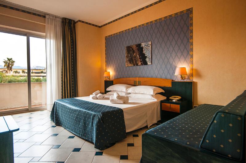 标准三人间, Grand Hotel President