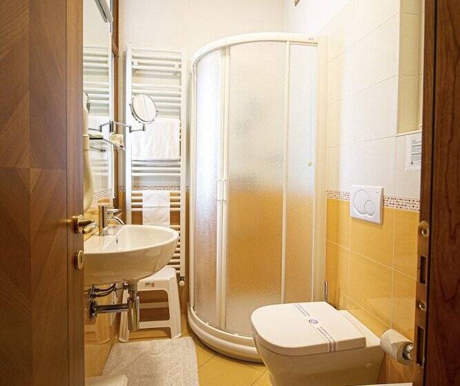 חדר קלאסי לשלושה, Il Chiostro By Lvg Hotel Collection