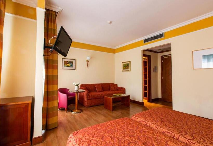 חדר קלאסי לשלושה, Il Chiostro By Lvg Hotel Collection