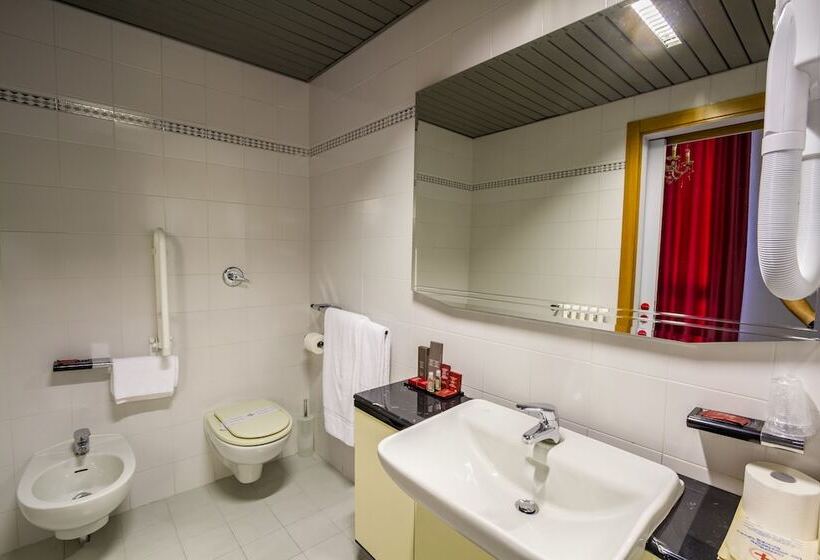 小型套房, Italia