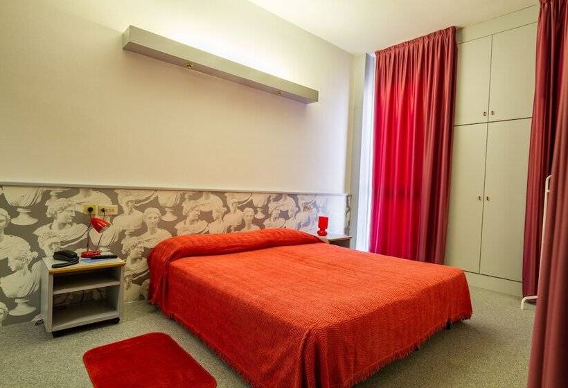 Полулюкс, Italia