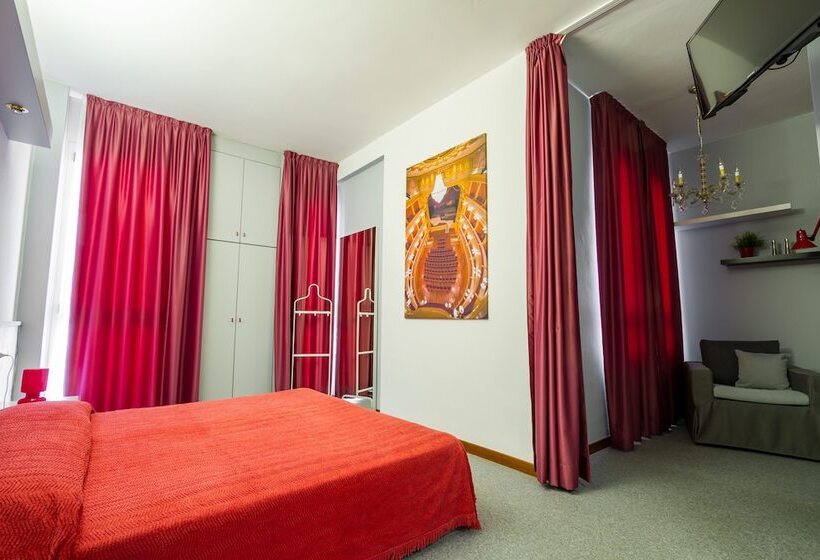 小型套房, Italia