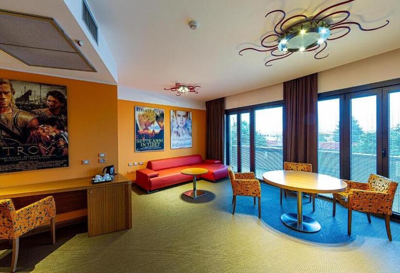 Mester Suite, La Di Moret