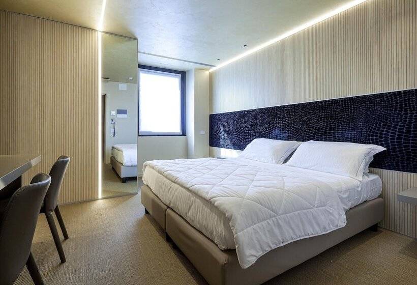 Deluxe Szoba, La Di Moret