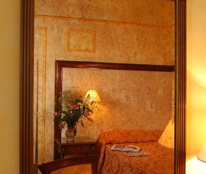 Номер Стандарт Трехместный, Leon Bianco