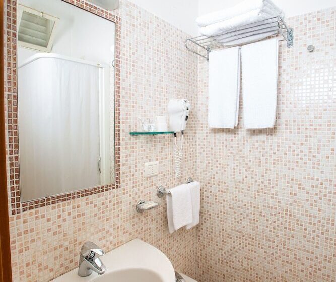 חדר סטנדרט, Majestic