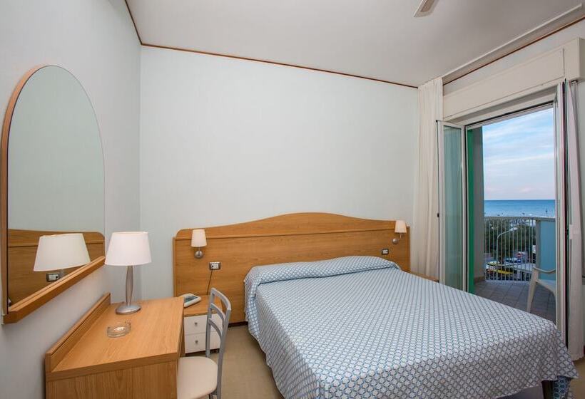 חדר סטנדרט לארבעה, Majestic