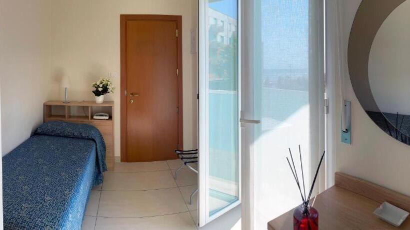 חדר סטנדרט יחיד, Majestic