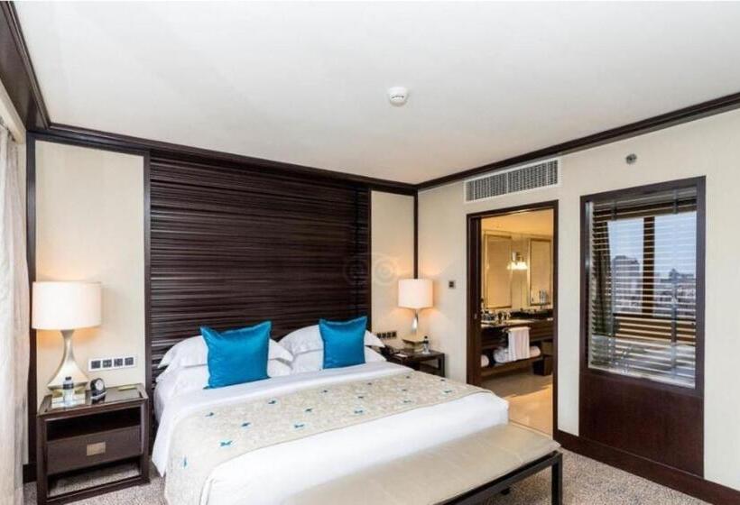 キングサイズベッドのスイートルーム, Mandarin Oriental Jakarta