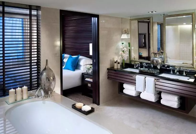 Kulüp Süiti, Mandarin Oriental Jakarta