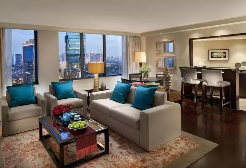 Büyük Çift Kişilik Yataklı Süit, Mandarin Oriental Jakarta