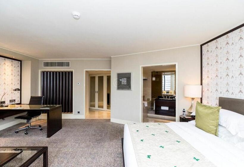 キングサイズベッドのデラックスルーム, Mandarin Oriental Jakarta