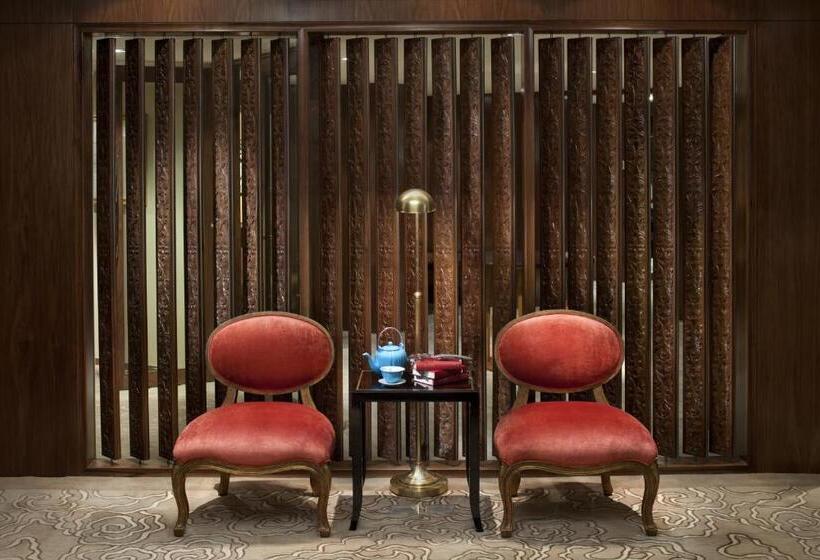 キングサイズベッドのスイートルーム, Mandarin Oriental Jakarta