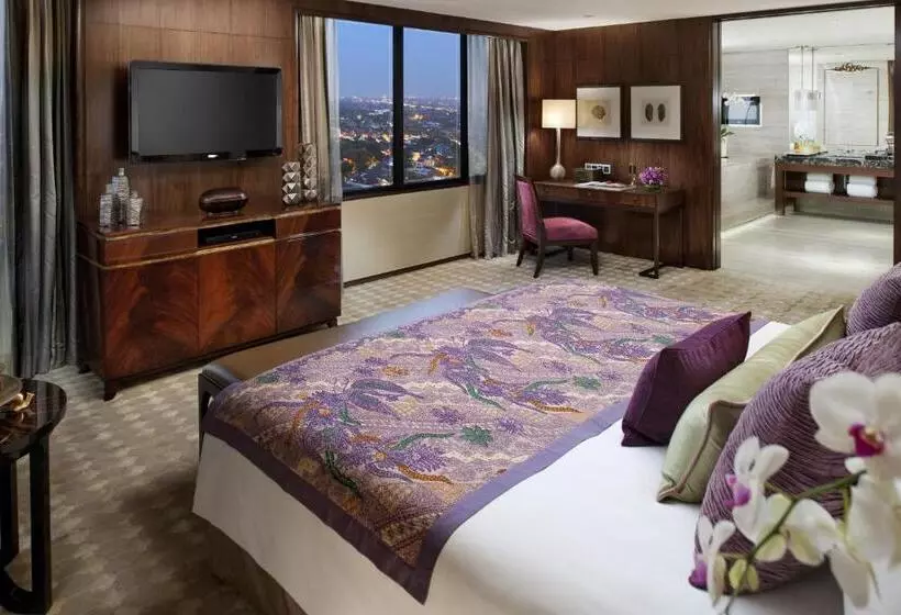 Büyük Çift Kişilik Yataklı Süit, Mandarin Oriental Jakarta