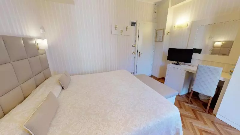 اتاق استاندارد, Metropole