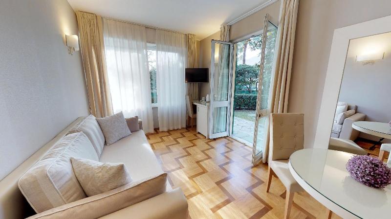 סוויטה, Metropole