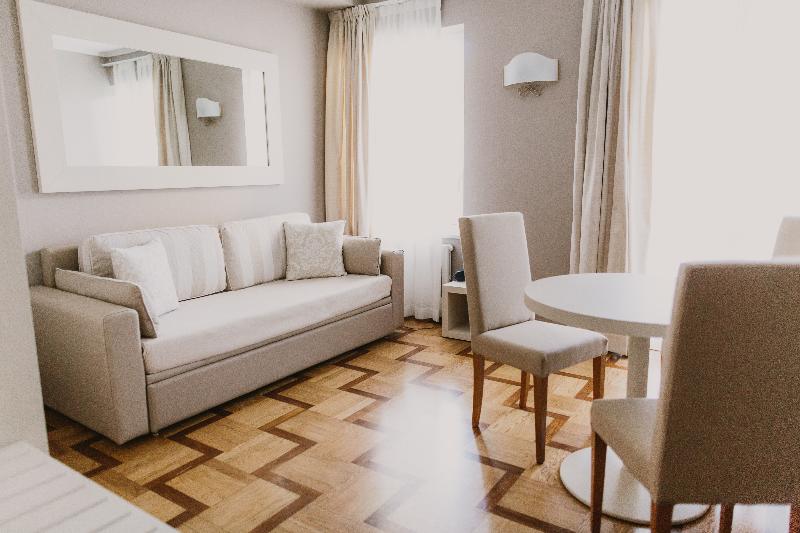 スイート, Metropole