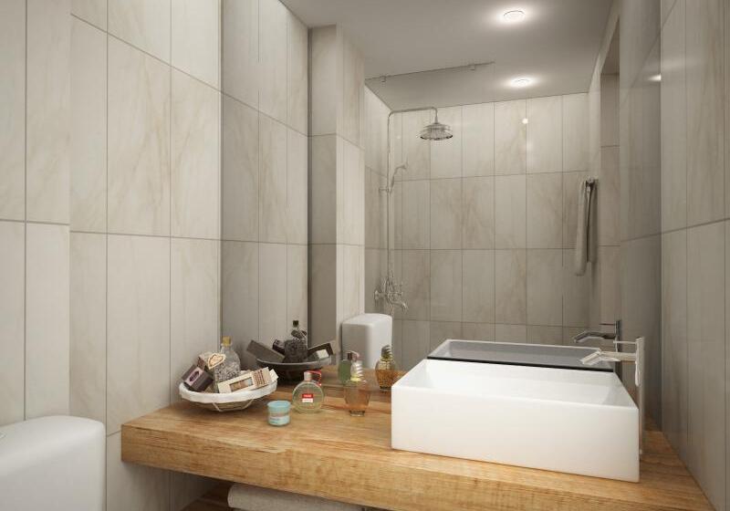 חדר סטנדרט לשלושה, Metropole