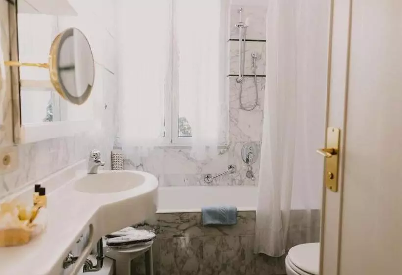 اتاق استاندارد سه نفره, Metropole