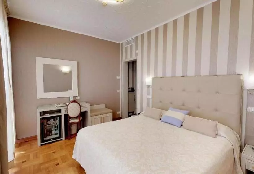 اتاق استاندارد سه نفره, Metropole