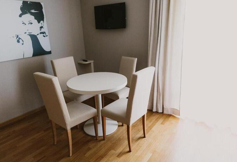 סוויטה, Metropole