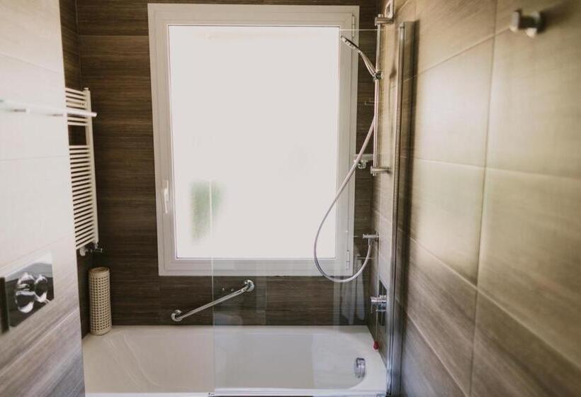 סוויטת ג'וניור נוף לים, Metropole