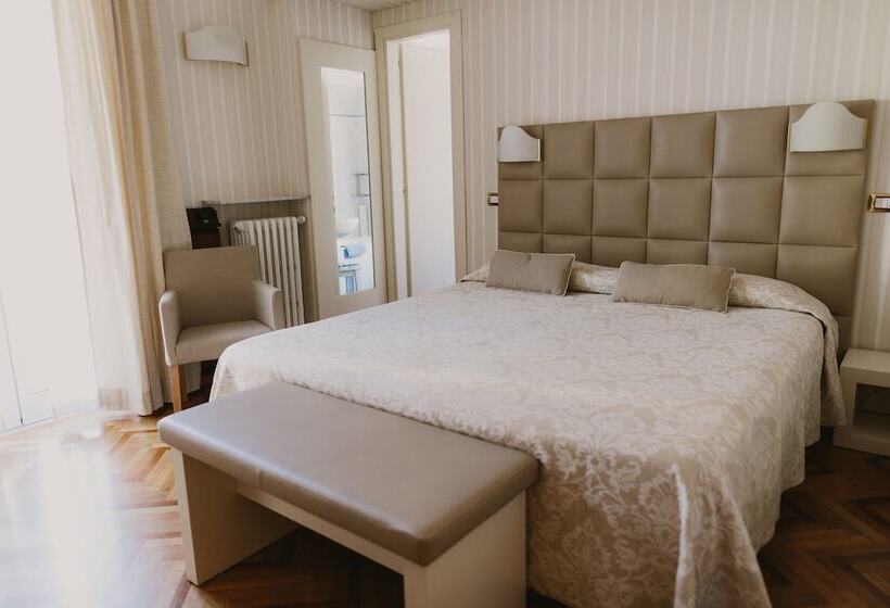 חדר סטנדרט, Metropole