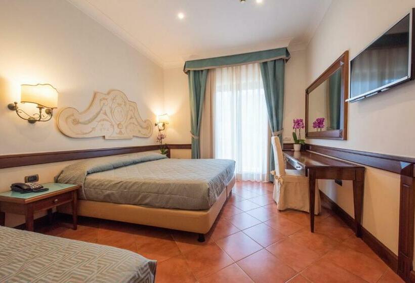 스탠다드 트리플 룸, Michelangelo