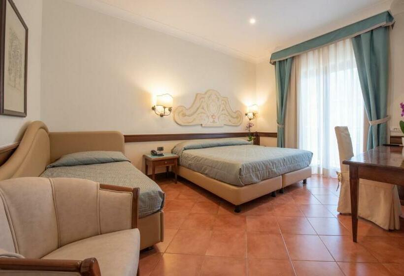 스탠다드 트리플 룸, Michelangelo