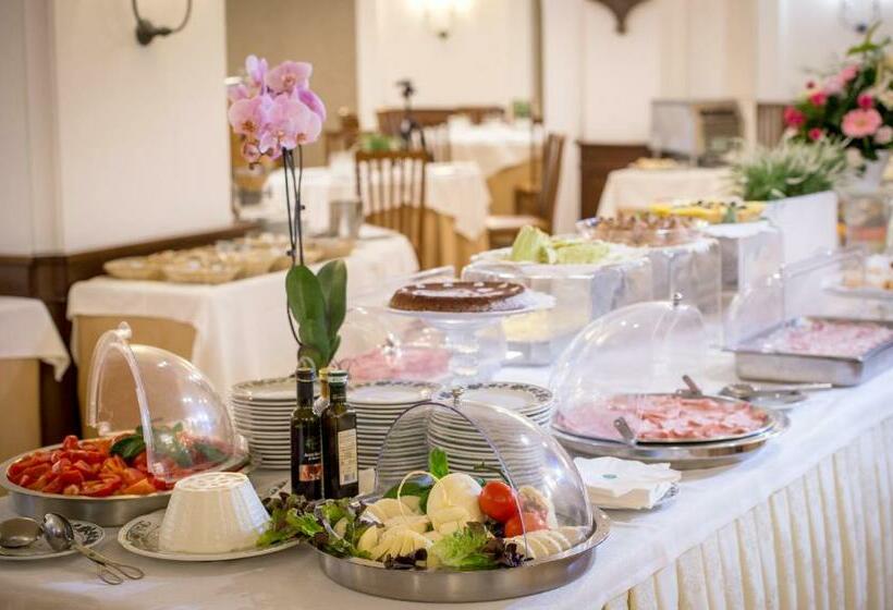 스탠다드 트리플 룸, Michelangelo