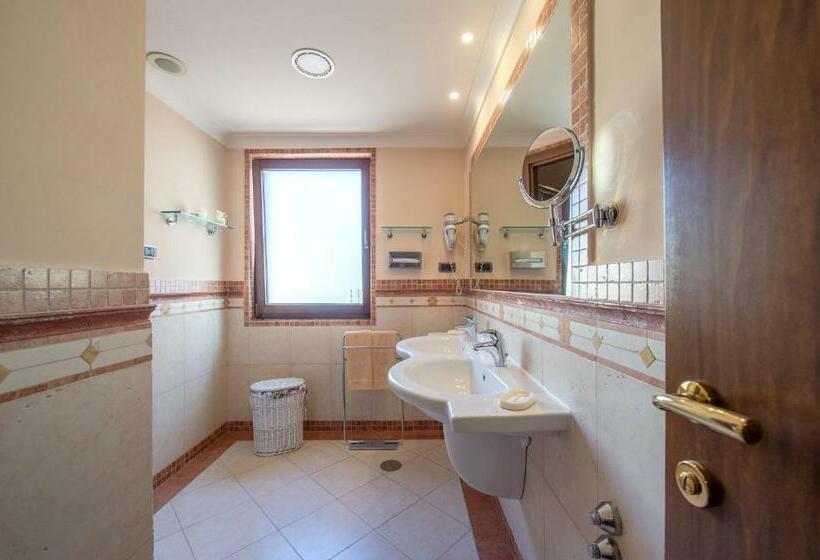 측면 바다 전망 스위트, Michelangelo