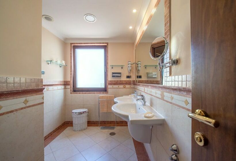 측면 바다 전망 스위트, Michelangelo