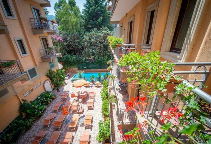 스탠다드 룸 풀장 전망, Michelangelo