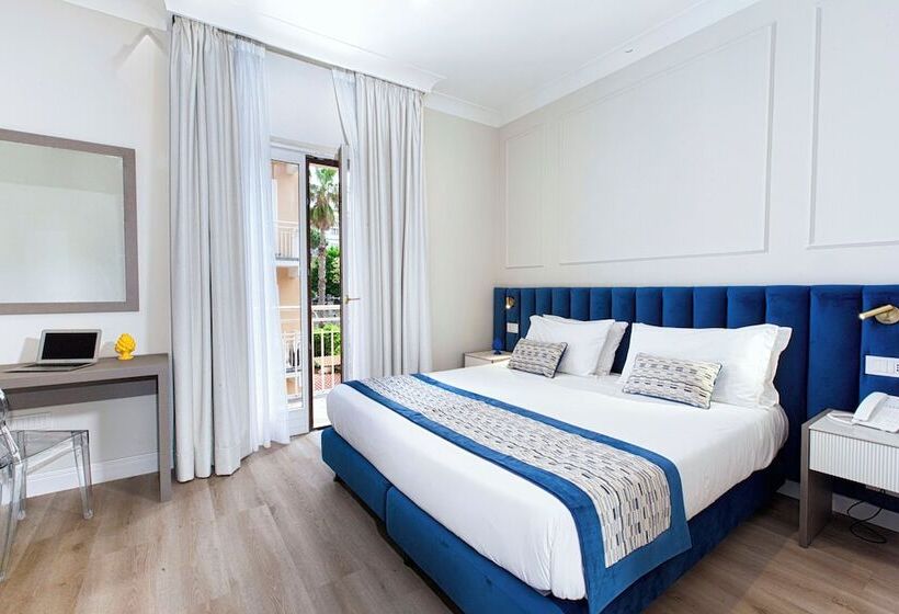 수피리어 룸, Michelangelo