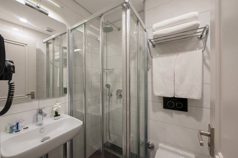 스탠다드 룸 풀장 전망, Michelangelo