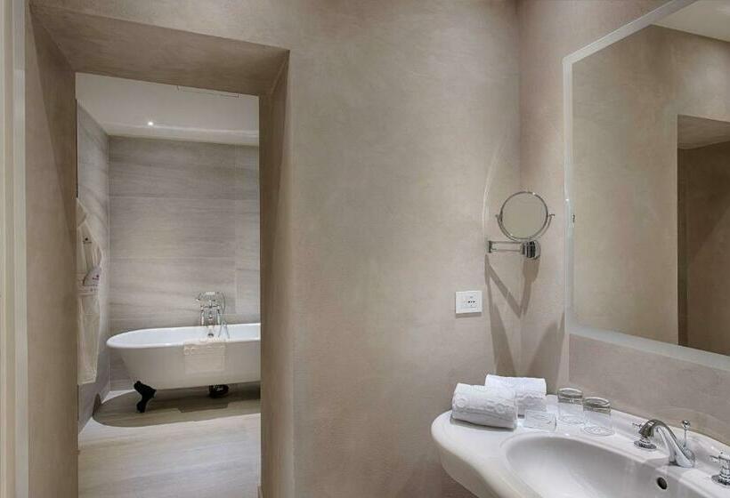 Номер Superior Одноместный, NH Collection Palazzo Verona