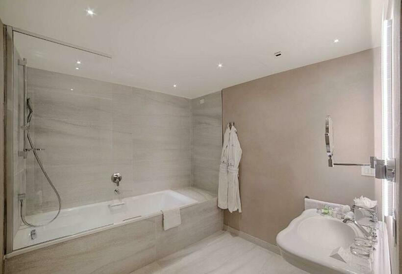 Номер Superior Одноместный, NH Collection Palazzo Verona