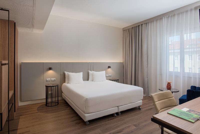 اتاق سوپریور با چشم‌انداز, NH Trieste