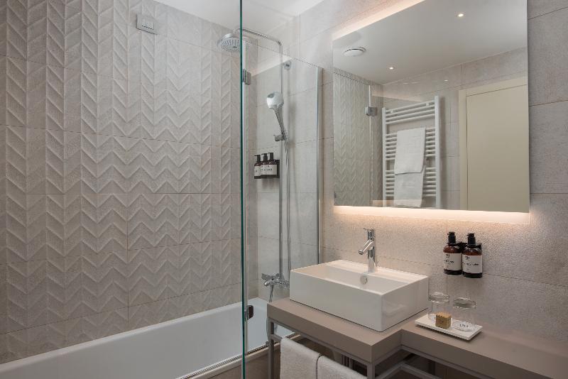 اتاق سوپریور با چشم‌انداز, NH Trieste