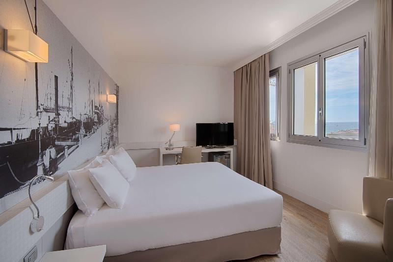 اتاق سوپریور, NH Trieste