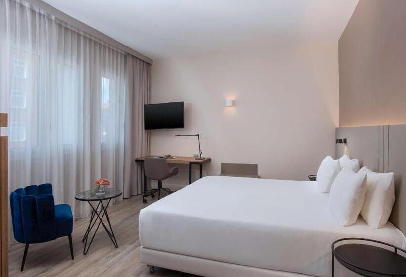 اتاق سوپریور با چشم‌انداز, NH Trieste