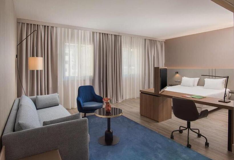 سوئیت جونیور خانوادگی, NH Trieste